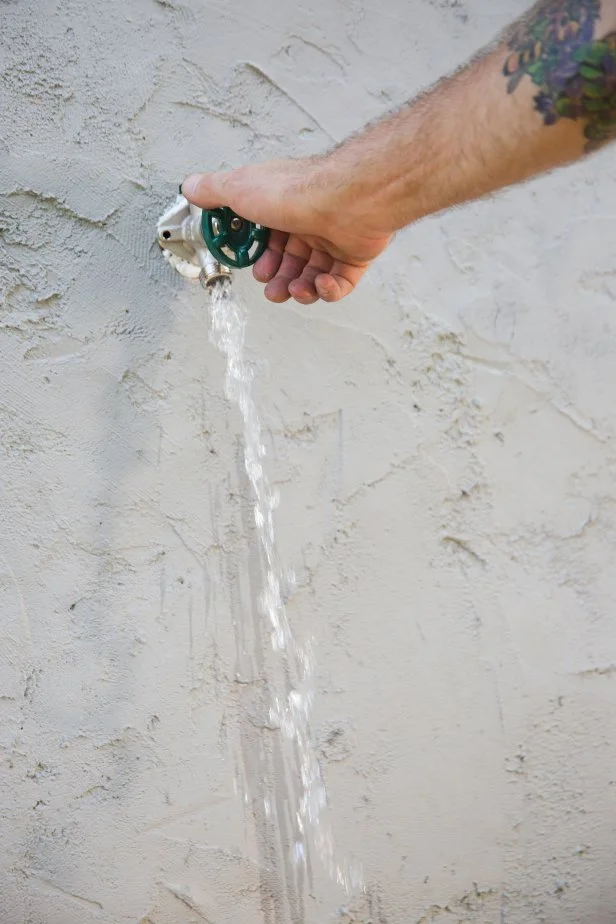 How to Replace an Outdoor Faucet