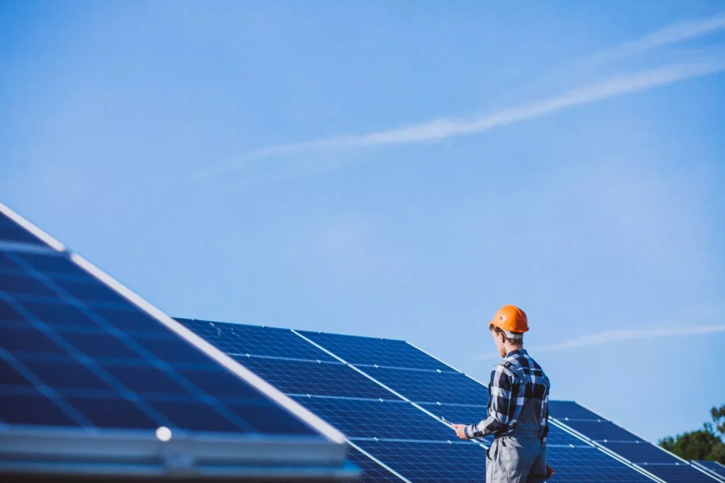 How to Clean Solar Panels on Roof Automatically